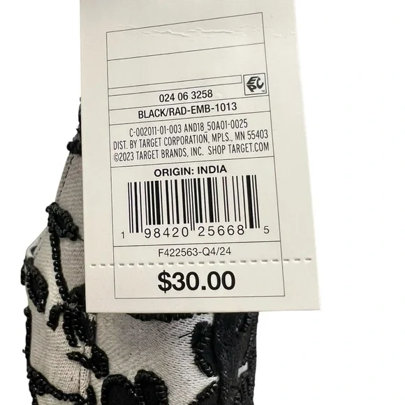 A New Day Beaded Black and White Handbag - Picture 5 of 8